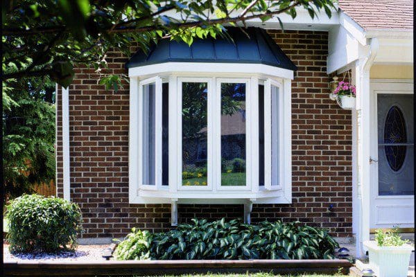 Bow window exterior, Central Florida home