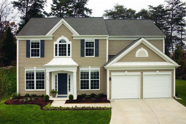 Single hung windows on Central Florida home exterior